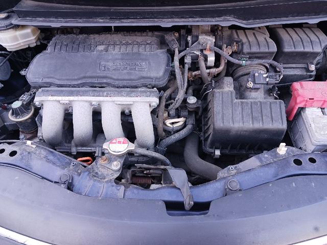 フリード Ｇ　エアロ　ＥＴＣ　ナビ　ＴＶ　両側電動スライドドア　オートライト　ＨＩＤ　スマートキー　電動格納ミラー　３列シート　ウォークスルー　ＣＶＴ　アルミホイール　ＣＤ　盗難防止システム　衝突安全ボディ　ＡＢＳ（18枚目）