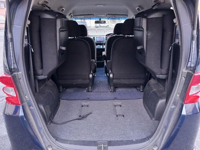 フリード Ｇ　エアロ　ＥＴＣ　ナビ　ＴＶ　両側電動スライドドア　オートライト　ＨＩＤ　スマートキー　電動格納ミラー　３列シート　ウォークスルー　ＣＶＴ　アルミホイール　ＣＤ　盗難防止システム　衝突安全ボディ　ＡＢＳ（23枚目）