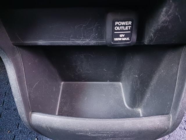 フリード Ｇ　エアロ　ＥＴＣ　ナビ　ＴＶ　両側電動スライドドア　オートライト　ＨＩＤ　スマートキー　電動格納ミラー　３列シート　ウォークスルー　ＣＶＴ　アルミホイール　ＣＤ　盗難防止システム　衝突安全ボディ　ＡＢＳ（27枚目）