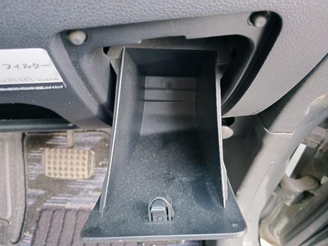 ムーヴ カスタム　Ｘリミテッド　ＨＩＤ　スマートキー　電動格納ミラー　ベンチシート　ＣＶＴ　盗難防止システム　ＡＢＳ　ＣＤ　ミュージックプレイヤー接続可　アルミホイール　衝突安全ボディ　エアコン　パワーステアリング　パワーウィンドウ（10枚目）