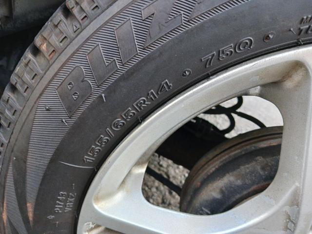 ムーヴ カスタム　Ｘリミテッド　ＨＩＤ　スマートキー　電動格納ミラー　ベンチシート　ＣＶＴ　盗難防止システム　ＡＢＳ　ＣＤ　ミュージックプレイヤー接続可　アルミホイール　衝突安全ボディ　エアコン　パワーステアリング　パワーウィンドウ（20枚目）