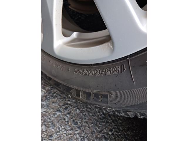 ムーヴ カスタム X HID LEDヘッドランプ スマートキー 電動格納ミラー ベンチシート CVT 盗難防止システム ABS CD MD アルミホイール 衝突安全ボディ エアコン パワーステアリング パワーウィンドウ(19枚目)