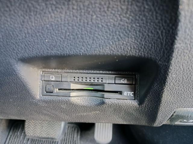 プリウス S ドライブレコーダー ETC バックカメラ TV アルミホイール オートライト LEDヘッドランプ CVT スマートキー 電動格納ミラー 盗難防止システム CD Bluetooth 衝突安全ボディ(12枚目)