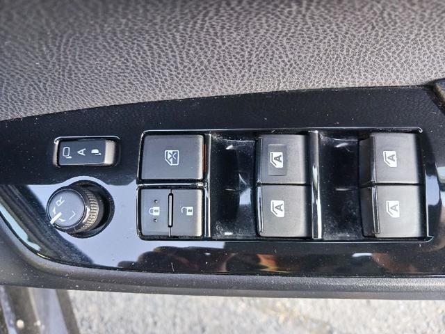 プリウス S ドライブレコーダー ETC バックカメラ TV アルミホイール オートライト LEDヘッドランプ CVT スマートキー 電動格納ミラー 盗難防止システム CD Bluetooth 衝突安全ボディ(13枚目)