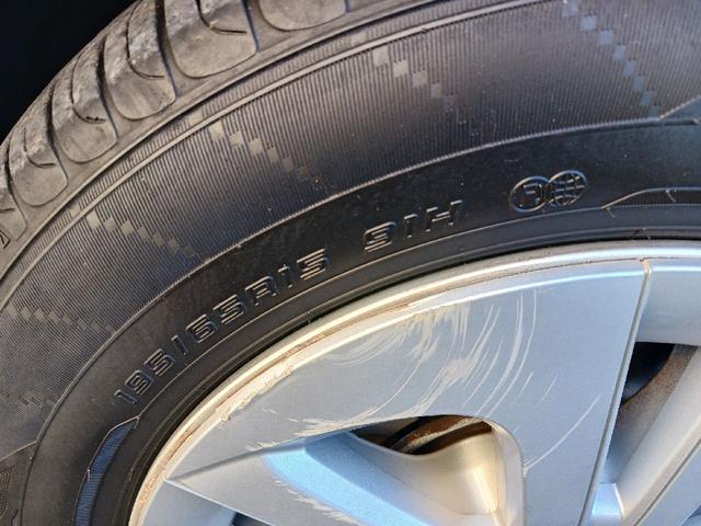 プリウス S ドライブレコーダー ETC バックカメラ TV アルミホイール オートライト LEDヘッドランプ CVT スマートキー 電動格納ミラー 盗難防止システム CD Bluetooth 衝突安全ボディ(24枚目)