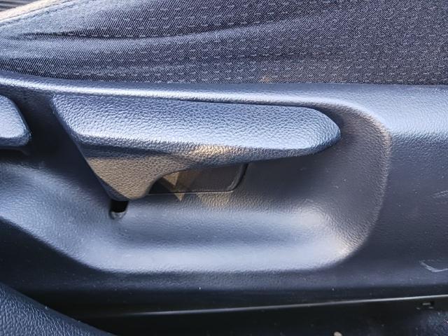 プリウス S ドライブレコーダー ETC バックカメラ TV アルミホイール オートライト LEDヘッドランプ CVT スマートキー 電動格納ミラー 盗難防止システム CD Bluetooth 衝突安全ボディ(39枚目)