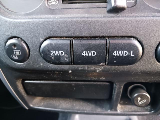 ジムニー ＸＣ　４ＷＤ　キーレスエントリー　電動格納ミラー　ＭＴ　ＡＢＳ　ＣＤ　ルーフレール　アルミホイール　衝突安全ボディ　エアコン　パワーウィンドウ（8枚目）