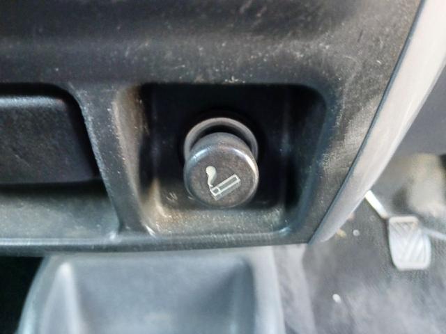 ジムニー ＸＣ　４ＷＤ　キーレスエントリー　電動格納ミラー　ＭＴ　ＡＢＳ　ＣＤ　ルーフレール　アルミホイール　衝突安全ボディ　エアコン　パワーウィンドウ（31枚目）