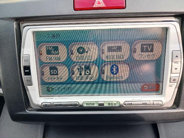 フリード Ｇ　ジャストセレクション　バックカメラ　ナビ　ＴＶ　両側スライド・片側電動　ＨＩＤ　キーレスエントリー　電動格納ミラー　３列シート　ウォークスルー　ＣＶＴ　アルミホイール　ＣＤ　ＤＶＤ再生　ＵＳＢ　Ｂｌｕｅｔｏｏｔｈ（6枚目）