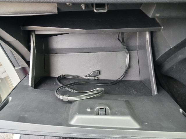 セレナ ハイウェイスター　Ｓ－ハイブリッド　ＥＴＣ　バックカメラ　ナビ　ＴＶ　オートクルーズコントロール　両側電動スライドドア　スマートキー　アイドリングストップ　電動格納ミラー　後席モニター　３列シート　ウォークスルー　ＣＶＴ　アルミホイール（51枚目）