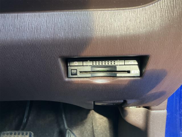 パッソ 1.0X Lパッケージ・キリリ ETC バックカメラ ナビ TV HID スマートキー アイドリングストップ 電動格納ミラー CVT 盗難防止システム 衝突安全ボディ ベンチシート ABS ESC エアコン パワーステアリング(10枚目)