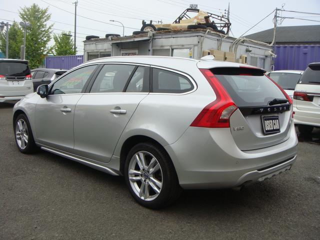 Ｖ６０ ドライブｅ　禁煙車　セーフティパッケージ　衝突軽減ブレーキシステム　側面衝突吸収システム　レーンキープアシスト　ブラインドセンサー　アクティブクルーズコントロール　アダプティブヘッドライト　純正ナビ地デジＴＶ（5枚目）