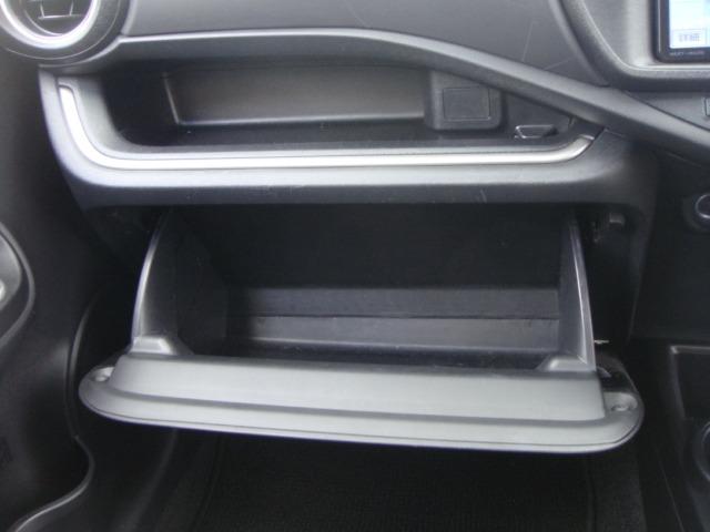 アクア Ｇブラックソフトレザーセレクション　上級グレードＧ　禁煙車　純正エアロ　ブラックレザーシート　純正ナビ　フルセグＴＶ　Ｂｌｕｅｔｏｏｔｈ　バックカメラ　革ハンドル　スマートキー　オートライト　ＥＴＣ　社外１５アルミホイール　寒冷地仕様車（48枚目）