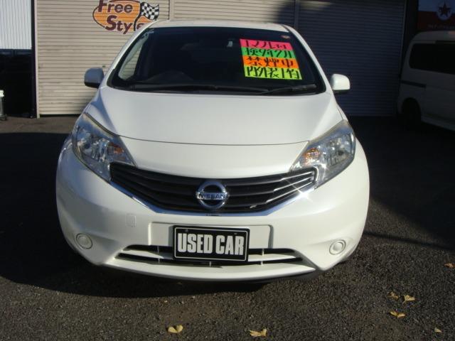 ノート Ｘ　エマージェンシーブレーキパッケージ　ワンオーナー　禁煙車　衝突軽減装置　車線逸脱警報　スマートキー　純正ＳＤナビ　フルセグＴＶ　Ｂｌｕｅｔｏｏｔｈ　Ａストップ　盗難防止システム　横滑り防止装置（2枚目）