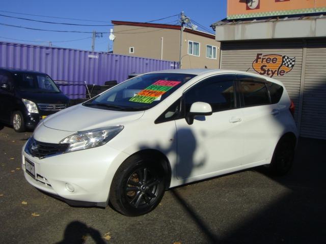 ノート Ｘ　エマージェンシーブレーキパッケージ　ワンオーナー　禁煙車　衝突軽減装置　車線逸脱警報　スマートキー　純正ＳＤナビ　フルセグＴＶ　Ｂｌｕｅｔｏｏｔｈ　Ａストップ　盗難防止システム　横滑り防止装置（3枚目）