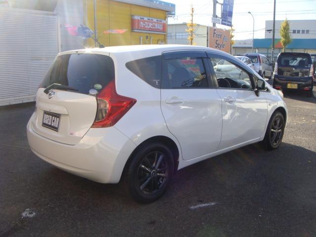 ノート Ｘ　エマージェンシーブレーキパッケージ　ワンオーナー　禁煙車　衝突軽減装置　車線逸脱警報　スマートキー　純正ＳＤナビ　フルセグＴＶ　Ｂｌｕｅｔｏｏｔｈ　Ａストップ　盗難防止システム　横滑り防止装置（7枚目）