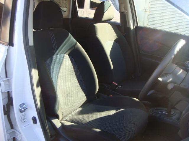 ノート Ｘ　エマージェンシーブレーキパッケージ　ワンオーナー　禁煙車　衝突軽減装置　車線逸脱警報　スマートキー　純正ＳＤナビ　フルセグＴＶ　Ｂｌｕｅｔｏｏｔｈ　Ａストップ　盗難防止システム　横滑り防止装置（11枚目）