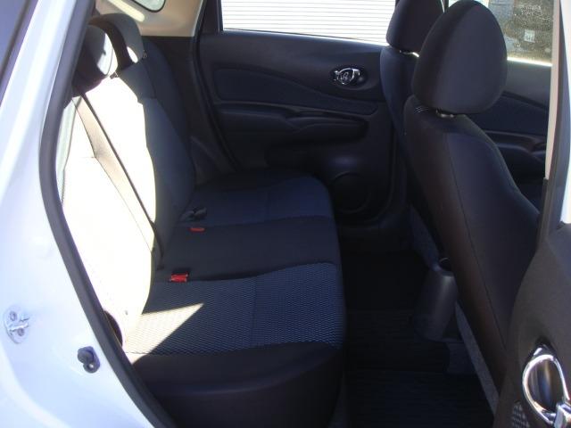 ノート Ｘ　エマージェンシーブレーキパッケージ　ワンオーナー　禁煙車　衝突軽減装置　車線逸脱警報　スマートキー　純正ＳＤナビ　フルセグＴＶ　Ｂｌｕｅｔｏｏｔｈ　Ａストップ　盗難防止システム　横滑り防止装置（12枚目）