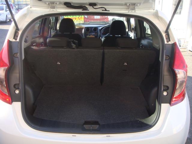 ノート Ｘ　エマージェンシーブレーキパッケージ　ワンオーナー　禁煙車　衝突軽減装置　車線逸脱警報　スマートキー　純正ＳＤナビ　フルセグＴＶ　Ｂｌｕｅｔｏｏｔｈ　Ａストップ　盗難防止システム　横滑り防止装置（21枚目）