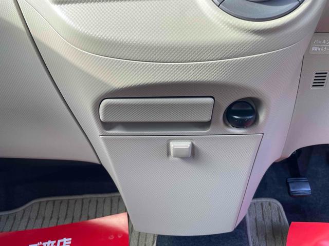 タントエグゼ Ｘ　スマートキー　電動格納ミラー　ＣＶＴ　盗難防止システム　ＡＢＳ　ＣＤ　ミュージックプレイヤー接続可　衝突安全ボディ　エアコン　パワーステアリング　パワーウィンドウ（6枚目）