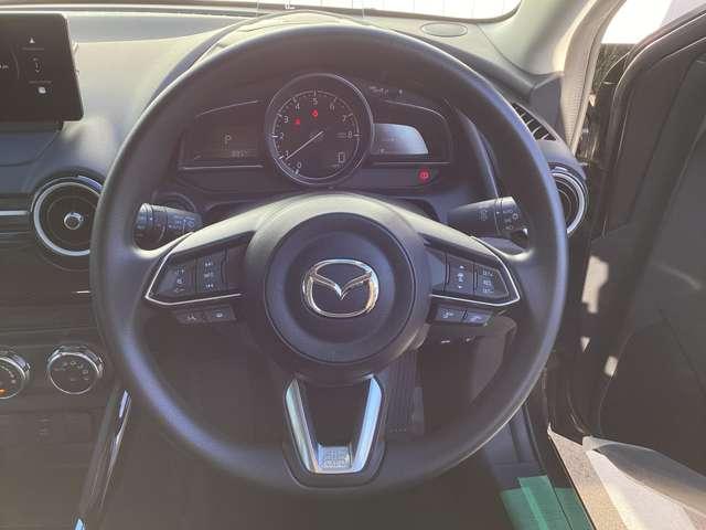 ＭＡＺＤＡ２ １．５　１５ＢＤ　デモアップ・３６０°モニター・純正ホイール　ＴＶ　ＬＥＤヘッド　オートエアコン　地デジ　バックカメラ　アドバンストキー　ＭＲＣＣ　アイドリングストップ　衝突被害軽減システム（17枚目）