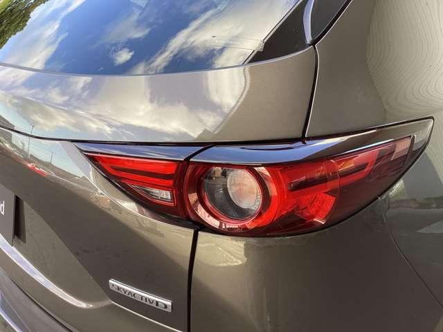 ＣＸ－５ ＸＤ　ＳＭＡＲＴＥ　ＡＷＤ　ＭＲＣＣ　ＬＥＤランプ　ブレーキサポート　地デジ　Ｒカメラ　アイスト　４ＷＤ　電動シート　ＥＴＣ　スマートキー＆プッシュスタート　メモリーナビ　アルミホイール　シートヒーター　ターボ車　横滑り防止装置（10枚目）