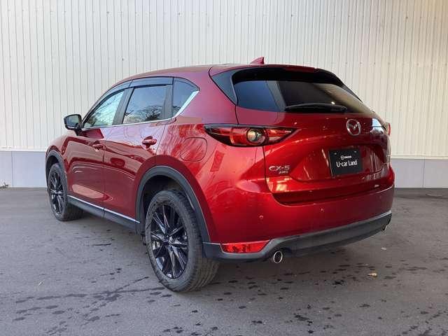 ＣＸ－５ ２．５　２５Ｓ　ブラックトーンエディション　４ＷＤ　全車速追従機能付きレーダークルーズコント　オートクルーズコントロール　横滑り防止　衝突軽減ブレーキ　電動リアゲート　アルミホイール　シートヒーター　クリアランスソナー　スマートキー　パワーシート（3枚目）