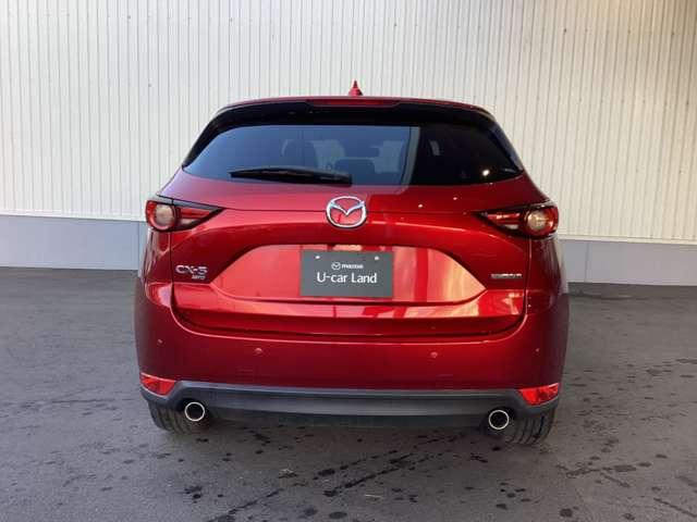 ＣＸ－５ ２．５　２５Ｓ　ブラックトーンエディション　４ＷＤ　全車速追従機能付きレーダークルーズコント　オートクルーズコントロール　横滑り防止　衝突軽減ブレーキ　電動リアゲート　アルミホイール　シートヒーター　クリアランスソナー　スマートキー　パワーシート（4枚目）