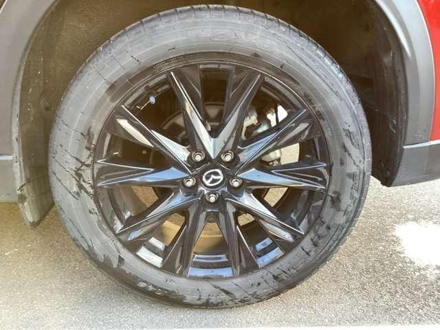 ＣＸ－５ ２．５　２５Ｓ　ブラックトーンエディション　４ＷＤ　全車速追従機能付きレーダークルーズコント　オートクルーズコントロール　横滑り防止　衝突軽減ブレーキ　電動リアゲート　アルミホイール　シートヒーター　クリアランスソナー　スマートキー　パワーシート（13枚目）