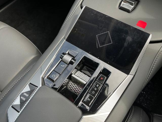 ＤＳ４ リヴォリ　ブルーＨＤｉ　Ｃａｒｐｌａｙ対応　アクティブクルコン　スピードリミッター　３６０°カメラ　全方位ソナー　ヘッドアップディスプレイ　ブラインドスポットモニター　ＬＥＤヘッドライト　純正１９インチＡＷ（14枚目）