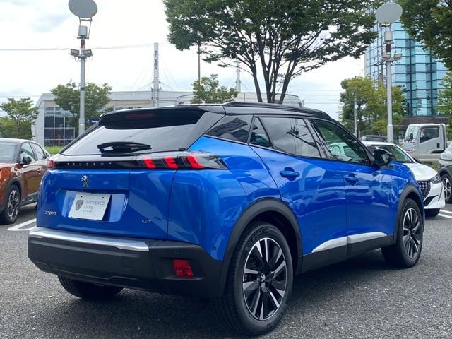 e-2008 GT 後期型シフトセレクター パノラミックルーフ シートヒーター カープレイ ACC 衝突軽減ブレーキ ブラインドスポットモニター インテリジェントハイビーム フルLEDヘッドライト 純正18インチAW(8枚目)