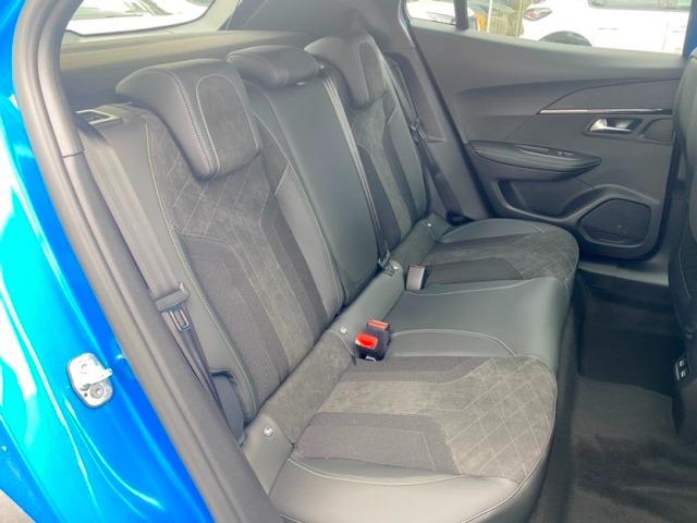 e-2008 GT 後期型シフトセレクター パノラミックルーフ シートヒーター カープレイ ACC 衝突軽減ブレーキ ブラインドスポットモニター インテリジェントハイビーム フルLEDヘッドライト 純正18インチAW(26枚目)