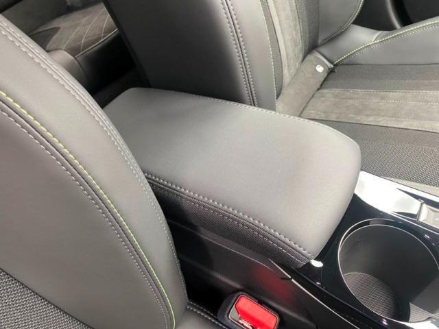 e-2008 GT 後期型シフトセレクター パノラミックルーフ シートヒーター カープレイ ACC 衝突軽減ブレーキ ブラインドスポットモニター インテリジェントハイビーム フルLEDヘッドライト 純正18インチAW(51枚目)