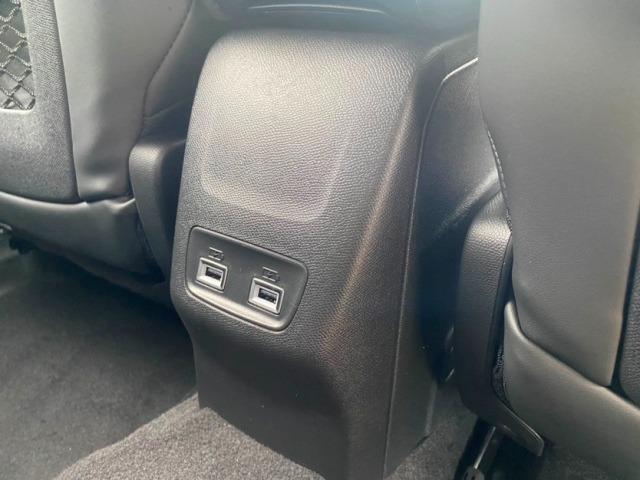 e-2008 GT 後期型シフトセレクター パノラミックルーフ シートヒーター カープレイ ACC 衝突軽減ブレーキ ブラインドスポットモニター インテリジェントハイビーム フルLEDヘッドライト 純正18インチAW(55枚目)