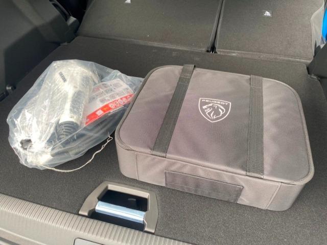 e-2008 GT 後期型シフトセレクター パノラミックルーフ シートヒーター カープレイ ACC 衝突軽減ブレーキ ブラインドスポットモニター インテリジェントハイビーム フルLEDヘッドライト 純正18インチAW(59枚目)