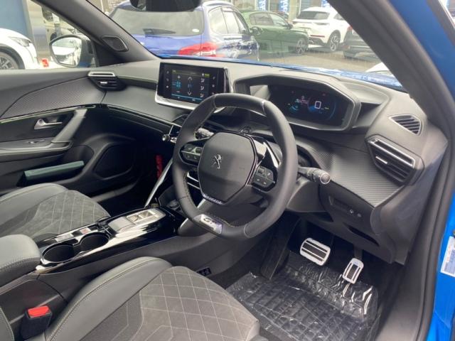 e-2008 GT 後期型シフトセレクター パノラミックルーフ シートヒーター カープレイ ACC 衝突軽減ブレーキ ブラインドスポットモニター インテリジェントハイビーム フルLEDヘッドライト 純正18インチAW(75枚目)