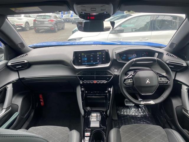 e-2008 GT 後期型シフトセレクター パノラミックルーフ シートヒーター カープレイ ACC 衝突軽減ブレーキ ブラインドスポットモニター インテリジェントハイビーム フルLEDヘッドライト 純正18インチAW(76枚目)