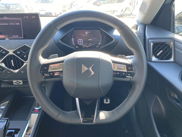 ＤＳ３ オペラ　ブルーＨＤｉ　純正ナビ　Ｃａｒｐｌａｙ／Ｂｌｕｅｔｏｏｔｈ　アクティブクルコン　バックカメラ　スピードリミッター　クリアランスソナー　シートヒーター　パワーシート　ＬＥＤヘッドライト　純正１８インチＡＷ（13枚目）