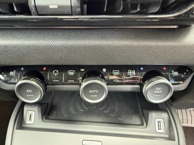 Ｅ－Ｃ４ マックス　パノラミックサンルーフ　ＡｐｐｌｅＣａｒｐｌａｙ／ＡｎｄｒｏｉｄＡｕｔｏ　アクティブクルーズコントロール　スピードリミッター　バックカメラ　クリアランスソナー　ＬＥＤヘッドライト　純正１８インチＡＷ（21枚目）