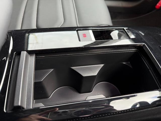 Ｅ－Ｃ４ マックス　パノラミックサンルーフ　ＡｐｐｌｅＣａｒｐｌａｙ／ＡｎｄｒｏｉｄＡｕｔｏ　アクティブクルーズコントロール　スピードリミッター　バックカメラ　クリアランスソナー　ＬＥＤヘッドライト　純正１８インチＡＷ（23枚目）