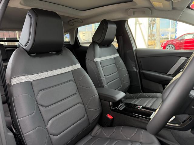 Ｅ－Ｃ４ マックス　パノラミックサンルーフ　ＡｐｐｌｅＣａｒｐｌａｙ／ＡｎｄｒｏｉｄＡｕｔｏ　アクティブクルーズコントロール　スピードリミッター　バックカメラ　クリアランスソナー　ＬＥＤヘッドライト　純正１８インチＡＷ（49枚目）