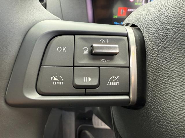 Ｅ－Ｃ４ マックス　パノラミックサンルーフ　ＡｐｐｌｅＣａｒｐｌａｙ／ＡｎｄｒｏｉｄＡｕｔｏ　アクティブクルーズコントロール　スピードリミッター　バックカメラ　クリアランスソナー　ＬＥＤヘッドライト　純正１８インチＡＷ（64枚目）