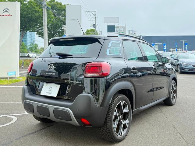 Ｃ３ エアクロス エディション・ノアール　ブルーＨＤｉ　特別仕様車　パノラミックサンルーフ　グリップコントロール　ヒルディセントアシスト　アドバンスドコンフォートシート　クルーズコントロール　アップルカープレイ　アンドロイドオート　純正１７インチＡＷ（5枚目）