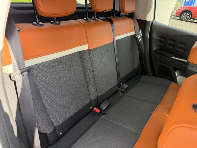 Ｃ３ コロラドエディション　１オーナー　禁煙車　限定コロラド内装　純正フルセグナビテレビ　クルコン　スピードリミッター　Ｂｌｕｅｔｏｏｔｈ接続　純正１６インチＡＷ　Ｂカメラ　ＥＴＣ　キーレス！（11枚目）