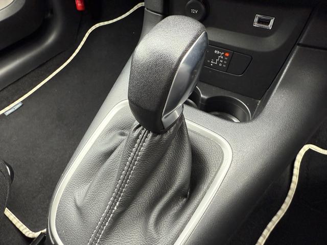 Ｃ３ セントジェームス　禁煙車　特別仕様車　専用内装　クルコン　スピードリミッター　カープレイ　被害軽減ブレーキ　ブラインドスポットモニター　バックカメラ　純正１６インチＡＷ　ＥＴＣ（14枚目）