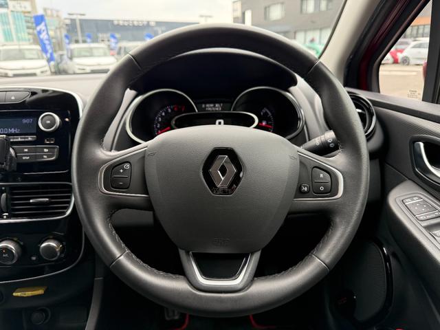 ルーテシア ゼン　禁煙車　５速ＭＴ車　クルーズコントロール　スピードリミッター　Ｂｌｕｅｔｏｏｔｈ接続　障害物センサー　オートライト　ＥＴＣ　ＩＳＯＦＩＸ対応　純正１６インチＡＷ！（13枚目）