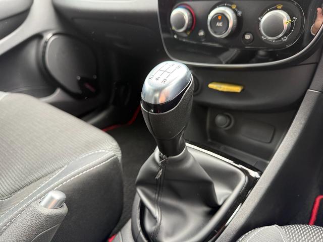 ルーテシア ゼン　禁煙車　５速ＭＴ車　クルーズコントロール　スピードリミッター　Ｂｌｕｅｔｏｏｔｈ接続　障害物センサー　オートライト　ＥＴＣ　ＩＳＯＦＩＸ対応　純正１６インチＡＷ！（14枚目）