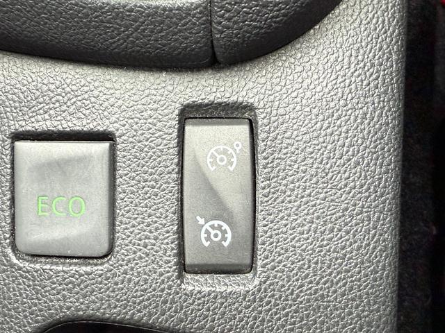 ルーテシア ゼン　禁煙車　５速ＭＴ車　クルーズコントロール　スピードリミッター　Ｂｌｕｅｔｏｏｔｈ接続　障害物センサー　オートライト　ＥＴＣ　ＩＳＯＦＩＸ対応　純正１６インチＡＷ！（15枚目）