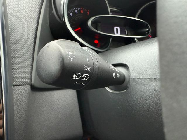 ルーテシア ゼン　禁煙車　５速ＭＴ車　クルーズコントロール　スピードリミッター　Ｂｌｕｅｔｏｏｔｈ接続　障害物センサー　オートライト　ＥＴＣ　ＩＳＯＦＩＸ対応　純正１６インチＡＷ！（23枚目）