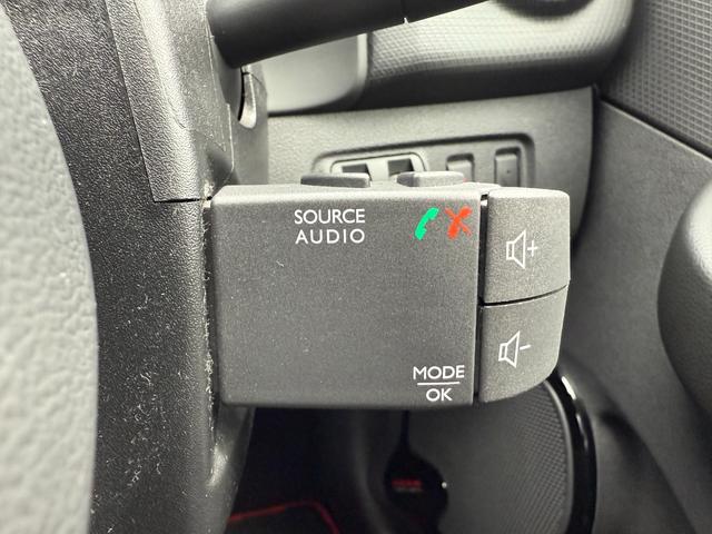 ルーテシア ゼン　禁煙車　５速ＭＴ車　クルーズコントロール　スピードリミッター　Ｂｌｕｅｔｏｏｔｈ接続　障害物センサー　オートライト　ＥＴＣ　ＩＳＯＦＩＸ対応　純正１６インチＡＷ！（56枚目）